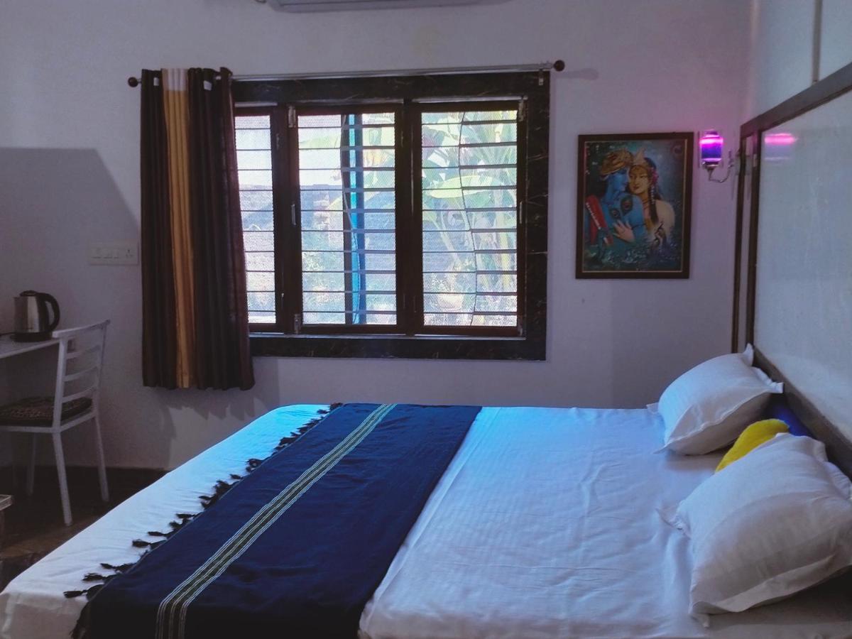 Eastern Gate Homestay ขชุราโห ภายนอก รูปภาพ