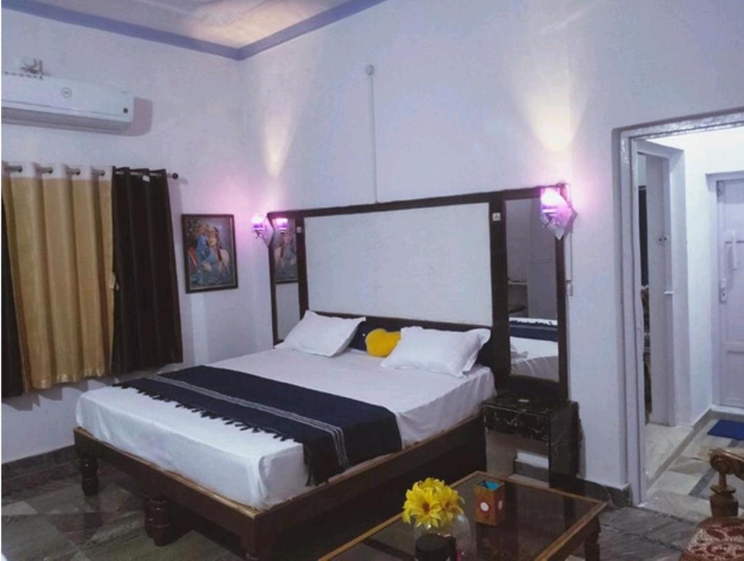 Eastern Gate Homestay ขชุราโห ภายนอก รูปภาพ