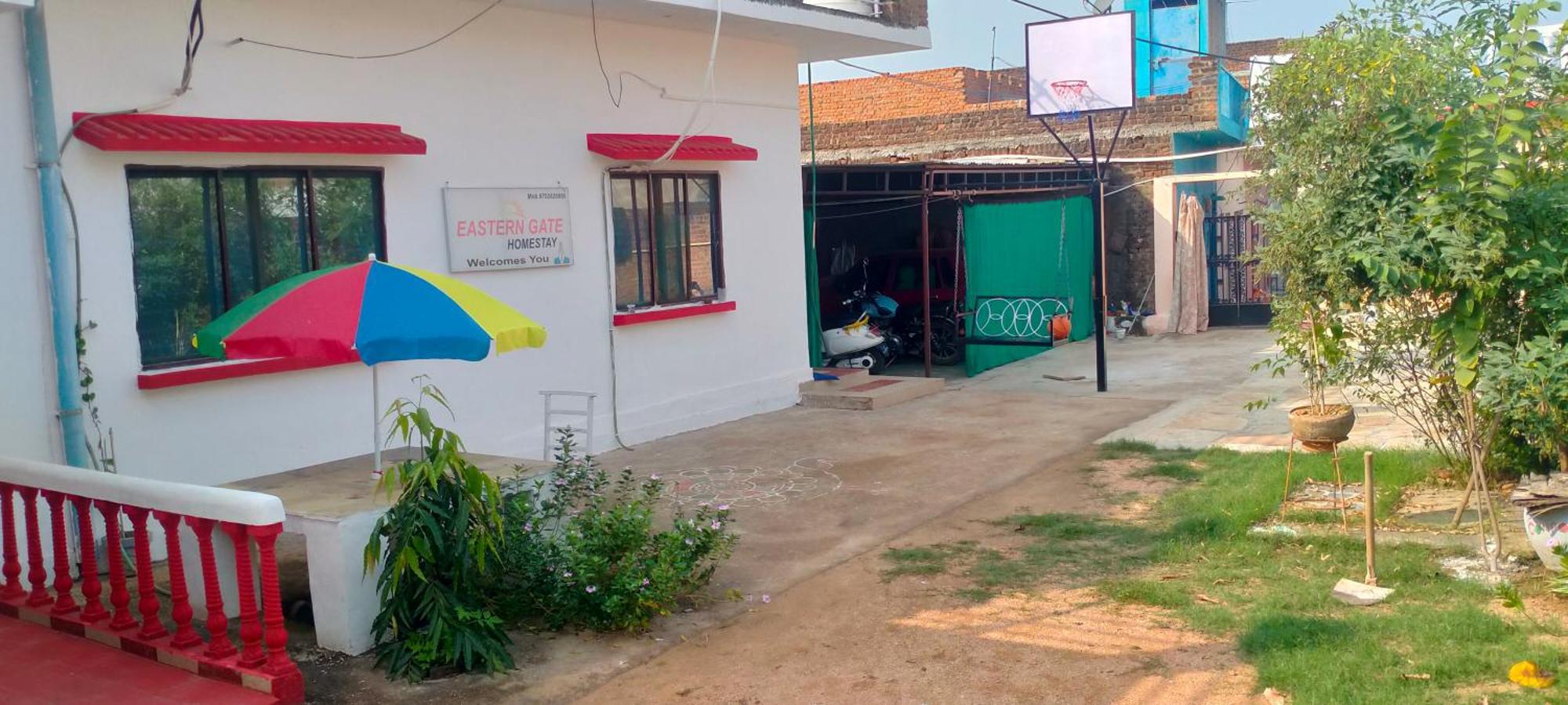 Eastern Gate Homestay ขชุราโห ภายนอก รูปภาพ
