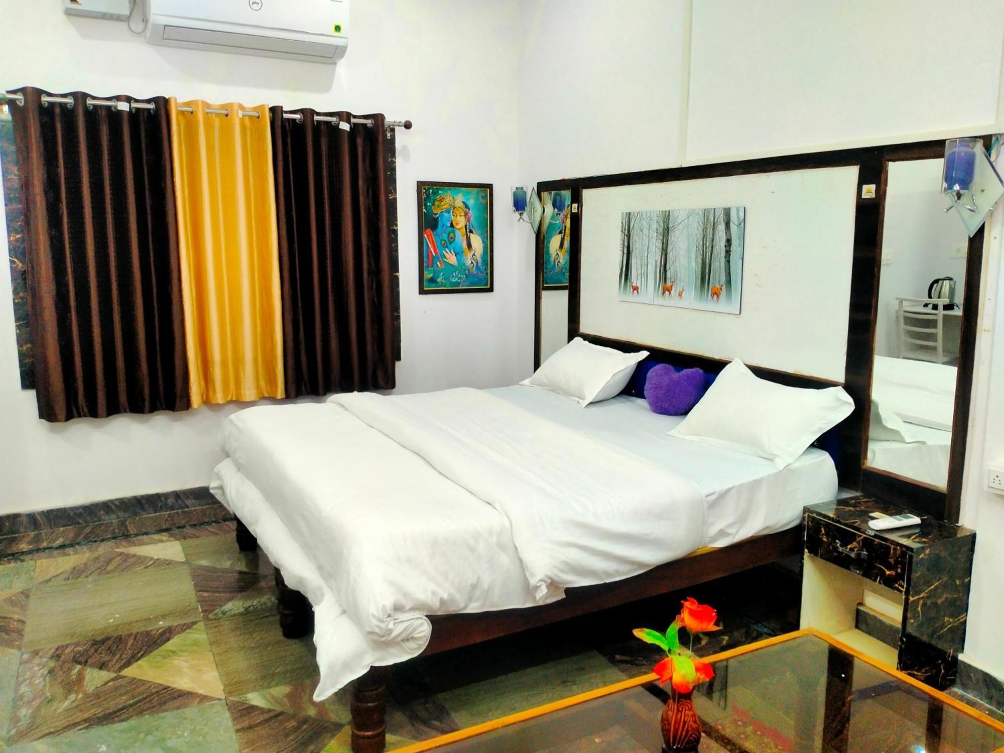 Eastern Gate Homestay ขชุราโห ภายนอก รูปภาพ